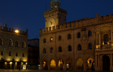 Fototapeta na wymiar Bologna Palazzo d'Accursio, noc
