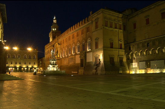 Bologna, Piazza Nettuno, notturna