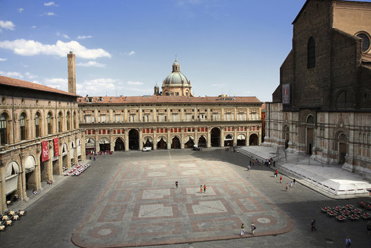 Bologna, Piazza Maggiore, Palzzo Archiginnasio