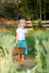 garden girl © mbt_studio