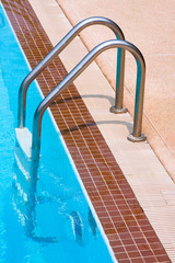 Swimming pool steps