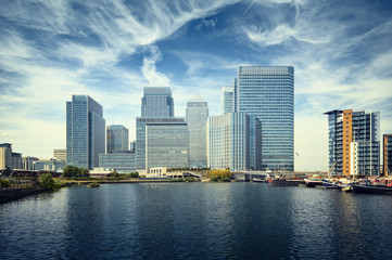 Fototapeta na wymiar Canary Wharf, widok z West India Docks.