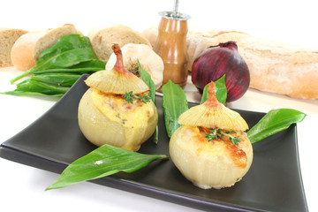 gefüllte Zwiebeln mit Ziegenkäse