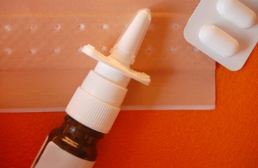 Pflaster, Tabletten, Nasenspray