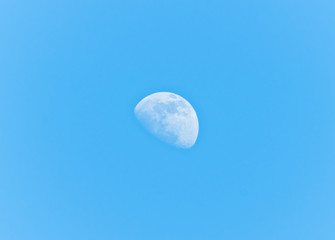 Lune de jour