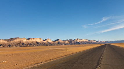 Fototapeta na wymiar Desert Higway, Akakus (Acacus) Mountains, Sahara, Libya