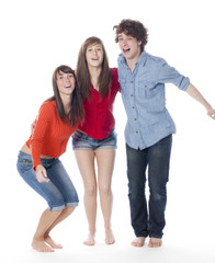 portrait d'ados modernes souriants