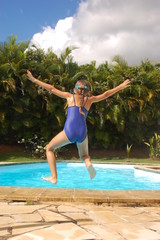 Le saut dans la piscine