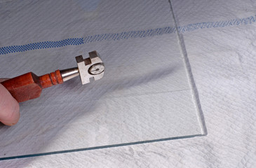 Glass cutter
