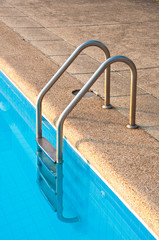 Swimming pool ladder