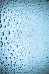 Wasser tröpfchen auf der Glas