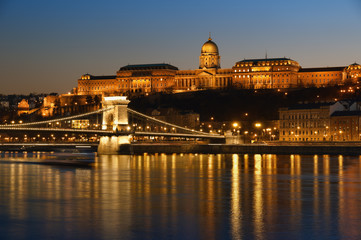 Fototapeta na wymiar Budapeszt nocą.