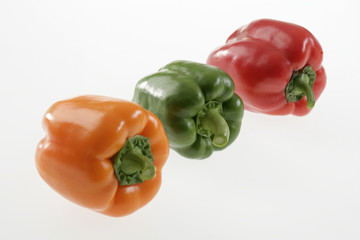 Poivrons orange,vert,rouge.