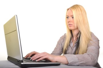 Fototapeta premium femme à l'ordinateur