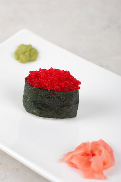 Red tobiko sushi