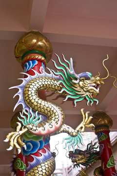 dragon statue on the pole