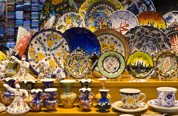 Turkisk colorful pottery souvenirs in Grand Bazaar