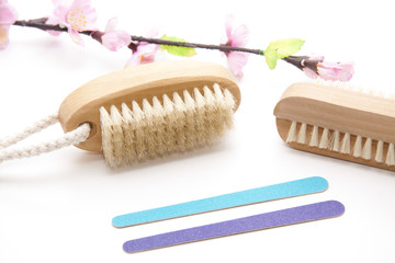 Handbürsten mit Nagelfeilen