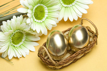 Obraz na płótnie Canvas Easter golden eggs