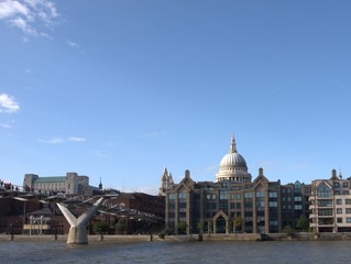 Fototapeta na wymiar A View From The Thames