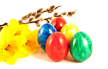 Obraz na płótnie Canvas Easter painted eggs and daffidol flowers.