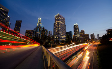 Fototapeta na wymiar Busy Los Angeles w nocy