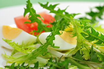 Löwenzahnsalat