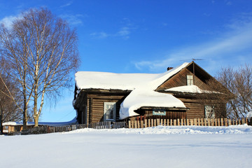 Деревенский дом ранней весной © anatol3535