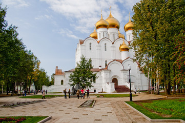 Fototapeta na wymiar Pobożnie-Uspienski katedra Jarosław