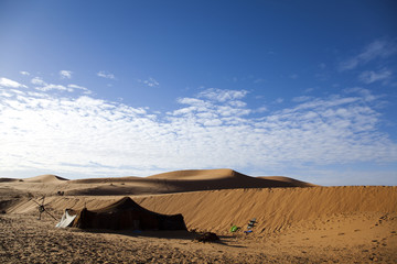 Fototapeta na wymiar Maroko pustynia Dunes, Merzouga