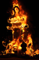 Cremá, 19 de marzo 2011, falla ardiendo, Valencia, España