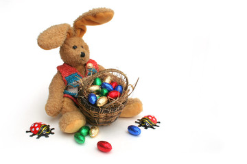 Osterhase mit Nestchen