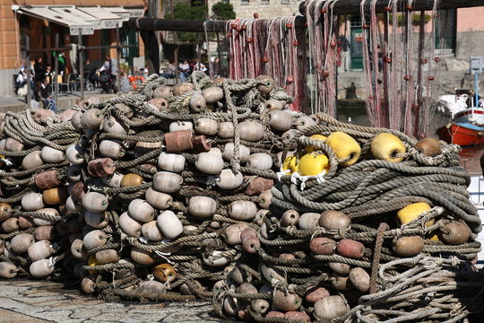 galleggianti e reti da pesca
