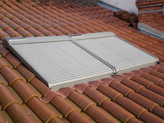 Double fen&ecirc;tre sur toit ferm&eacute;e avec stores