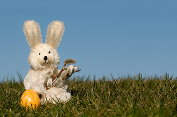 Stoffhase auf der Wiese