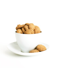 amarettini in a white cup