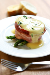 Beef Filet with Hollandaise
