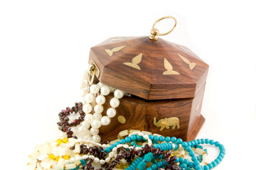 Wooden chest & necklace