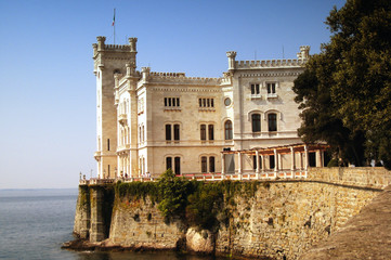 Fototapeta na wymiar Miramare Castle