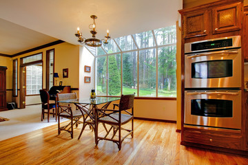 Kitchen and breakfast table