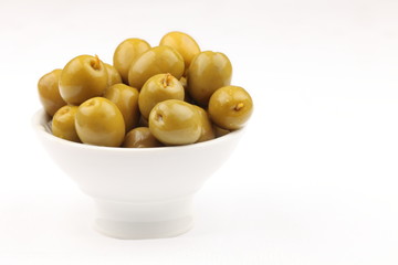 Bol con aceitunas verdes