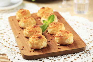 Coconut macaroons