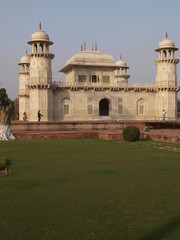 Fototapeta na wymiar Baby Mahal en Agra (India)