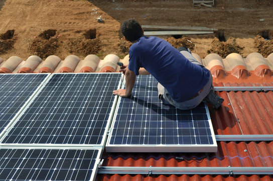 Posez vos panneaux photovolta&iuml;ques