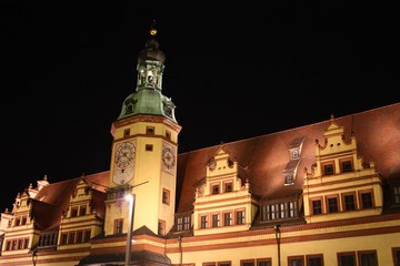 Fototapeta na wymiar Stary Ratusz w Lipsku w nocy
