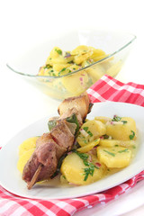 Schaslikspieß mit Kartoffelsalat