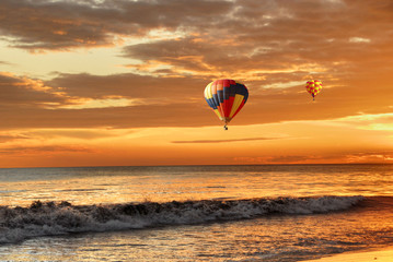 Fototapeta na wymiar Air Balloon at sunset