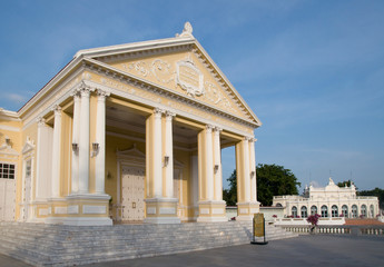 Fototapeta na wymiar The Summer Palace at Bang Pa In, Thailand.