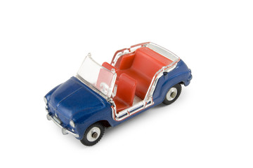 petite voiture bleu et rouge