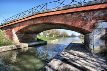 pont sur canal du midi